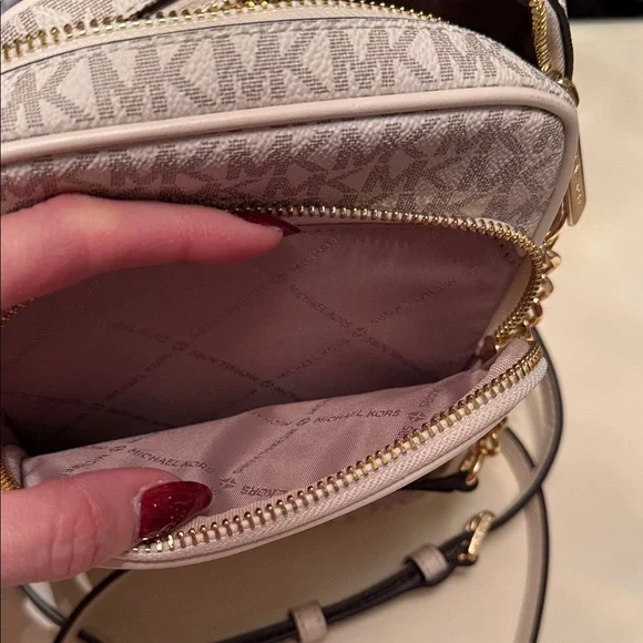 Michael Kors Beige and Pink Floral Crossbody Bag - Picture 5 of 7